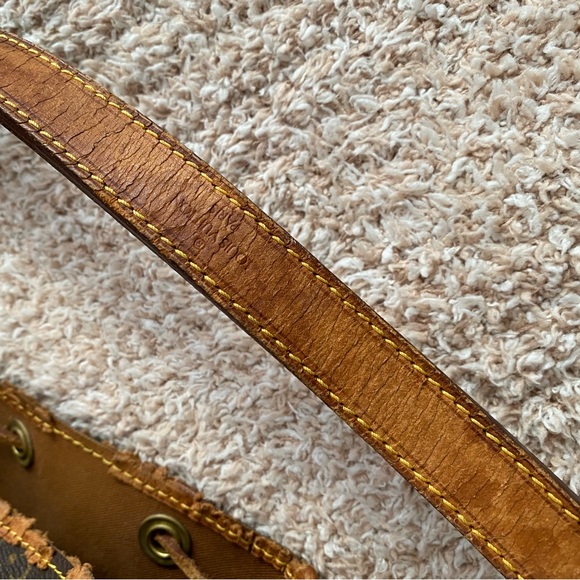 Louis Vuitton Monogram bucket bag!! - Picture 8 of 9